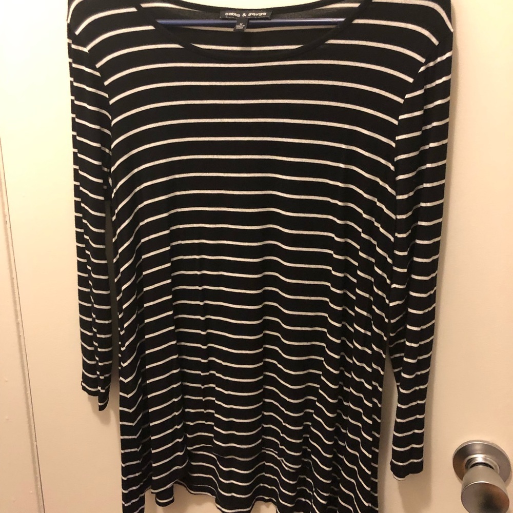 Women’s 3/4 Sleeve Striped Top- M